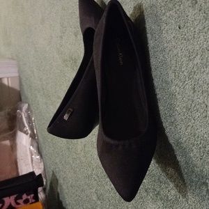 Black neoprene Calvin Klein 2-3" heel